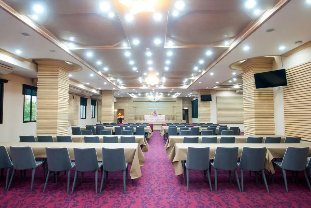 Паккрет: Pearl Resort and Hotel