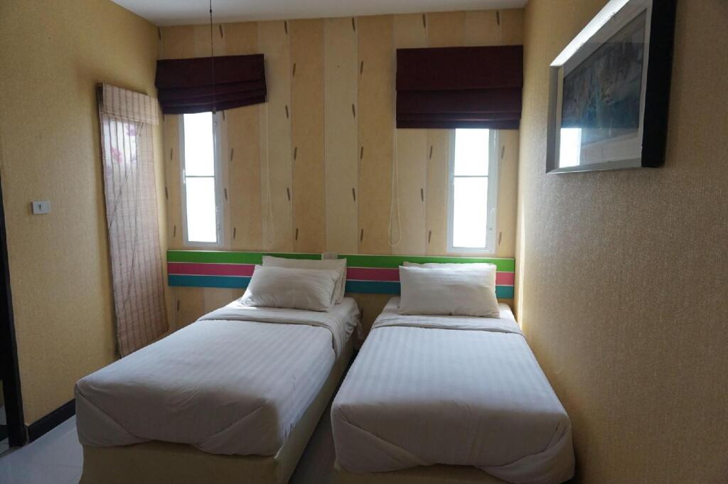 Кхлонг-Янг: The Seat Hostel