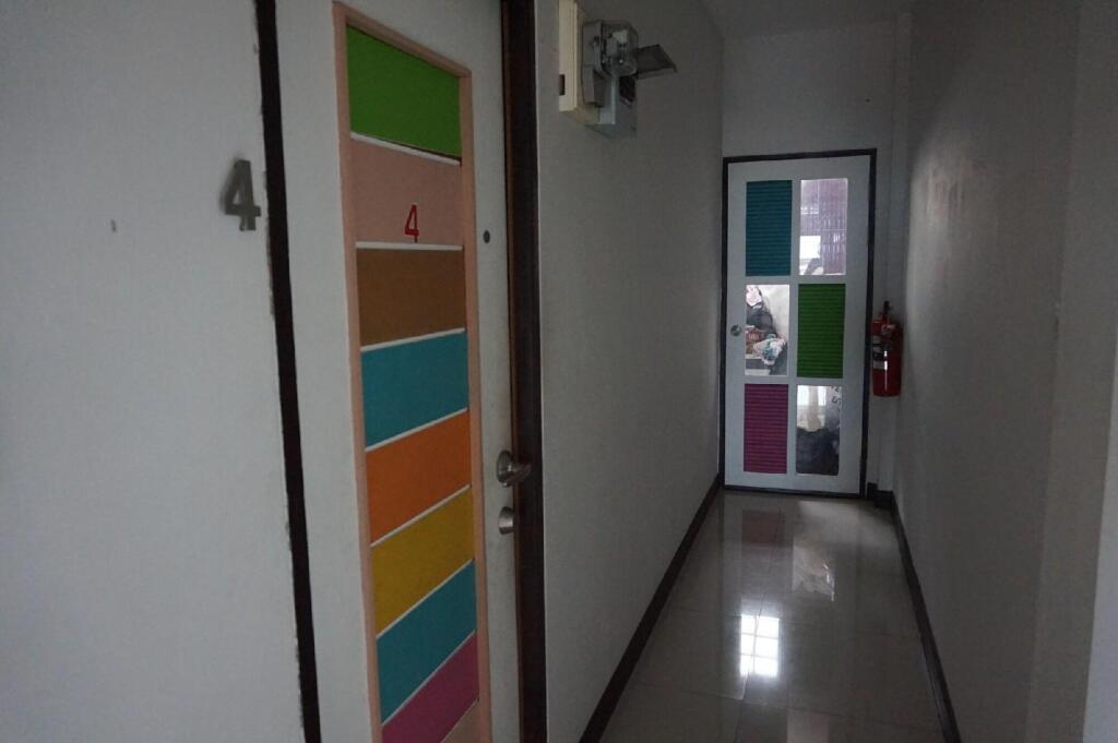 Кхлонг-Янг: The Seat Hostel