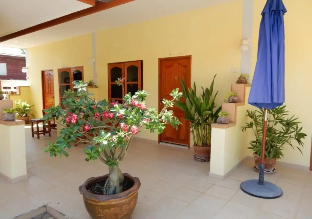 Исторический парк Kamphaeng Phet: Malee-Resort