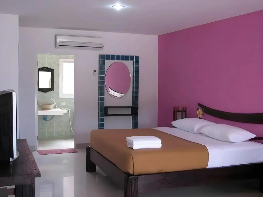 Паттайя: Baan Klang Noen Apartment