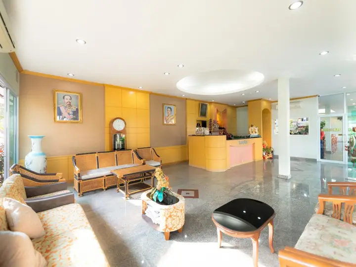 Сурин: Martina Hotel