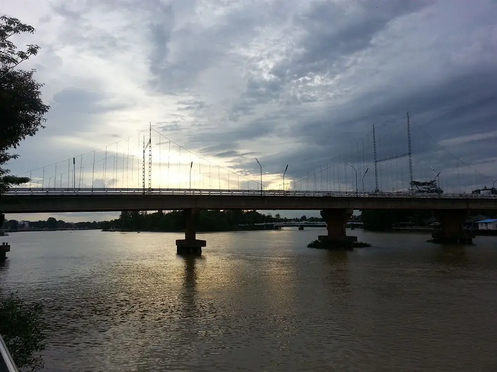 Сураттхани: See View Riverside Hotel