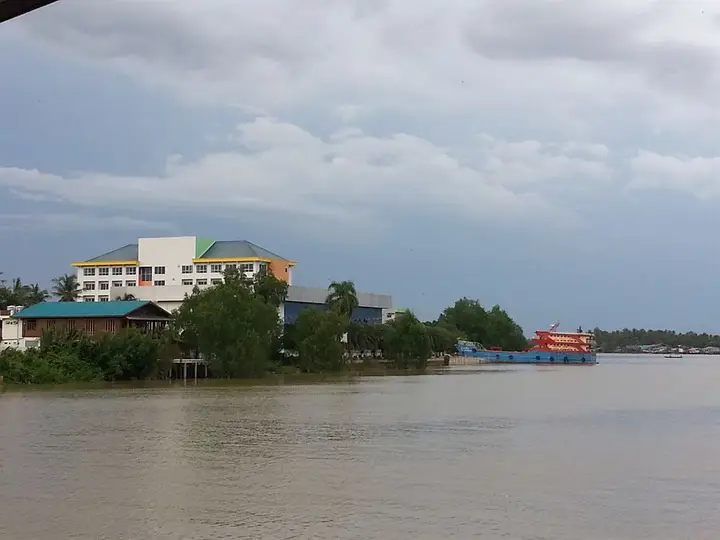 Сураттхани: See View Riverside Hotel