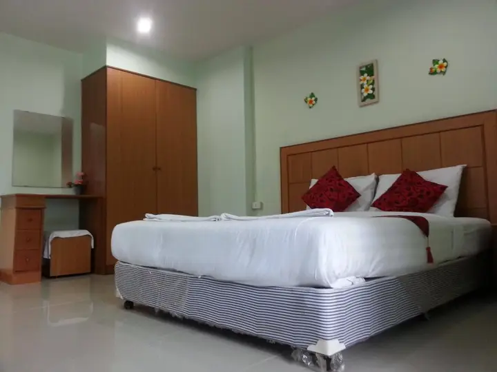 Сураттхани: See View Riverside Hotel