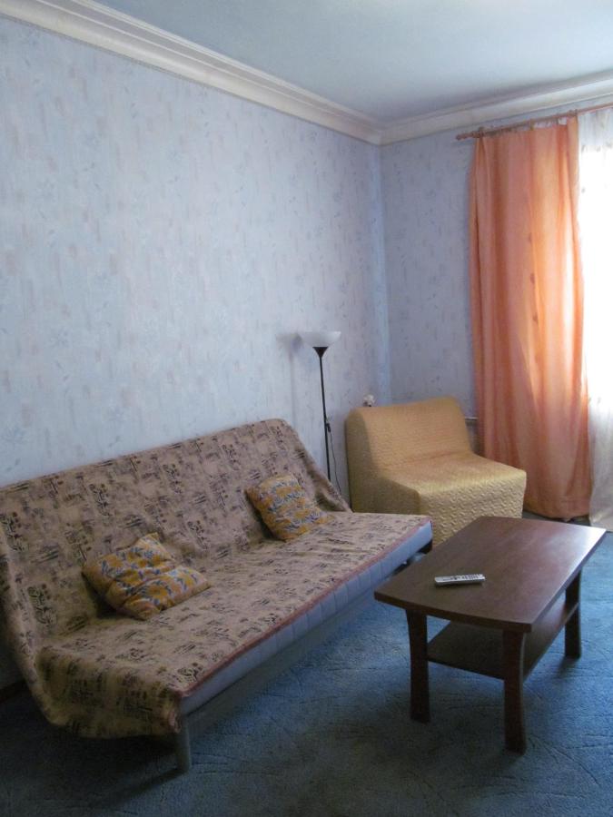 Псков: Apartment in a city center on Gogol str, 7