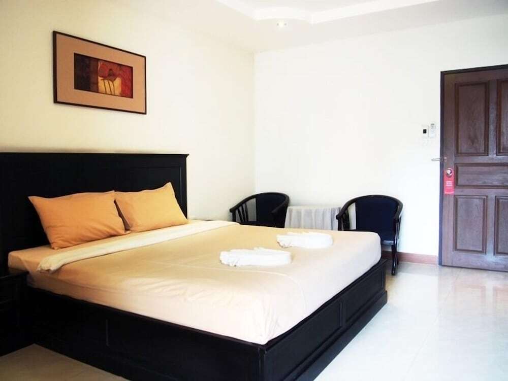 Паттайя: @Home Executive Apartment