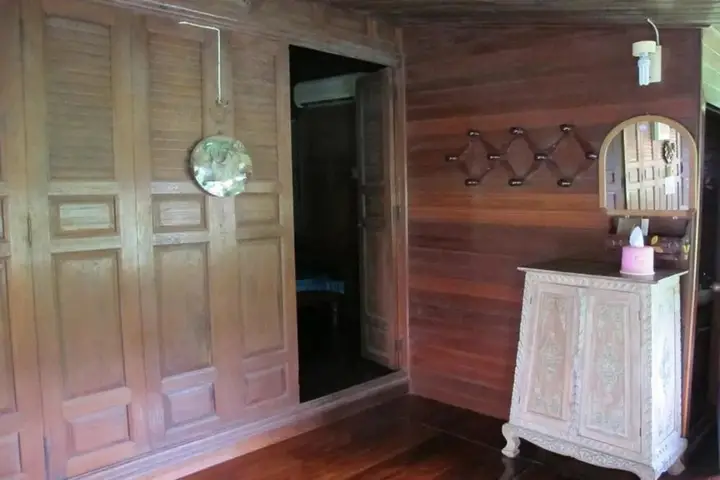 Ампхава: Baan Suan Sriwara
