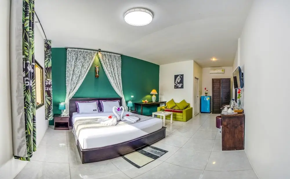 Кату: The Coconut Resort