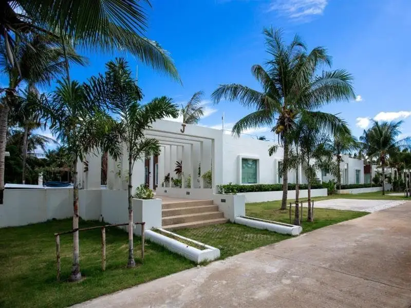 Сам-Рои-Йот: The Beach Village Resort