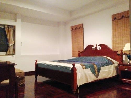 Бангкок: Sriwattana Apartment