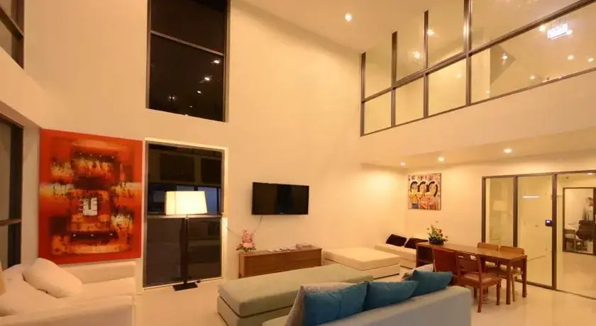 Муанг: The Square Residence