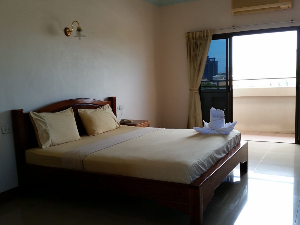 Паттайя: Tassanee Garden Lodge