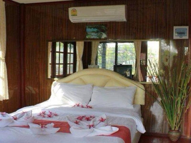 Лопбури: Angsubleak Speedway Club Resort