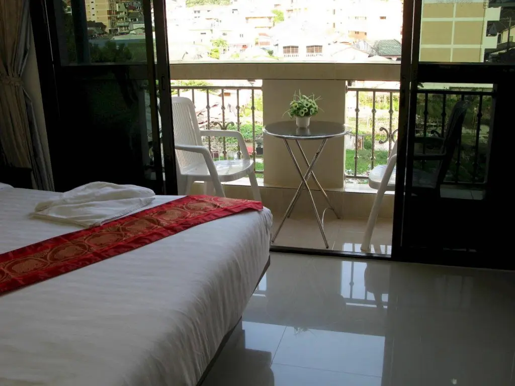 Кату: Sabai Inn Patong