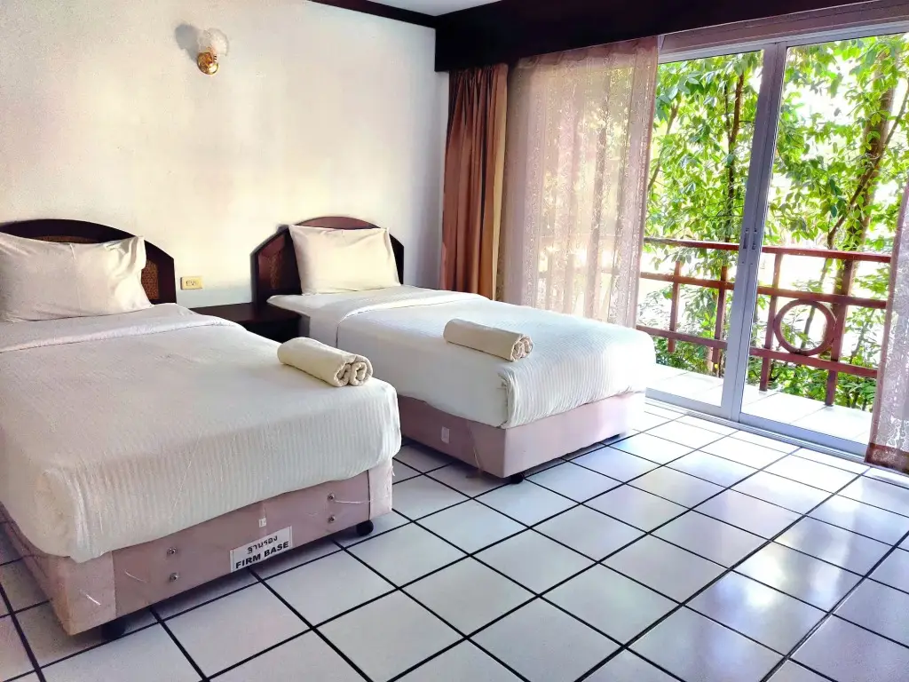 Prasat: Thong Paeka Hotel