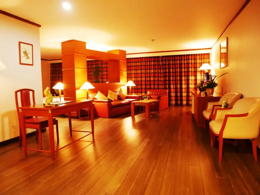 Уттарадит: Friday Hotel