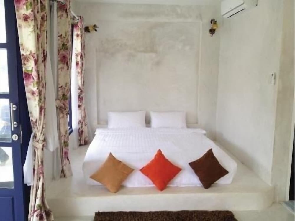 Лем Синг: Laemsing Whitehouse Resort