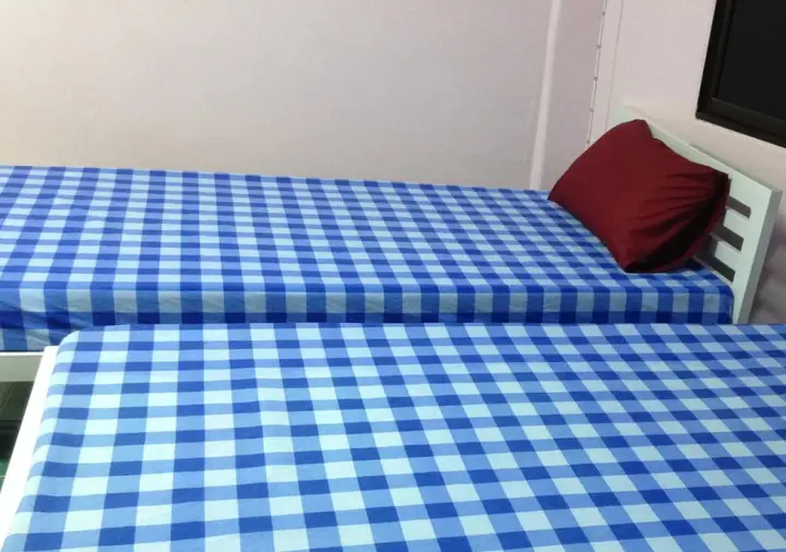 Сураттхани: Room at Surat