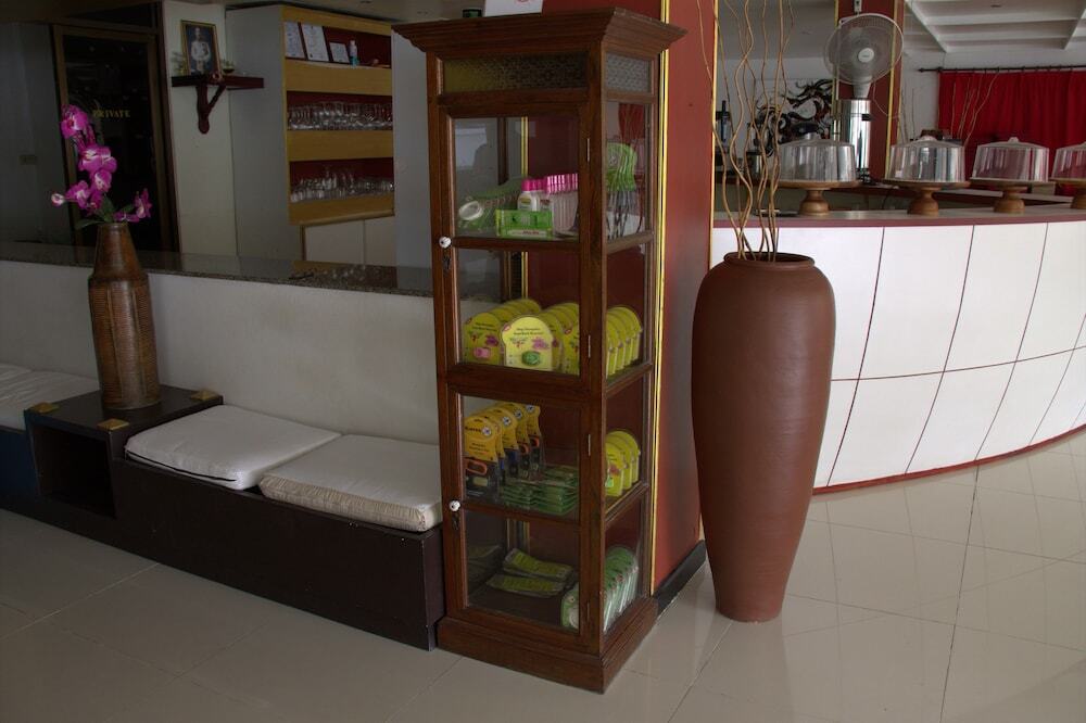Тхаланг: Malee Hotel