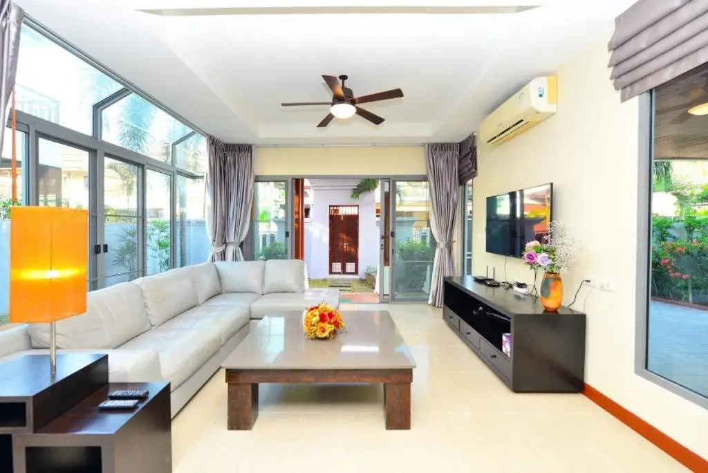 Кату: 74 Patong villa walk to Bangla Rd in 10min 3 room cozy modern style