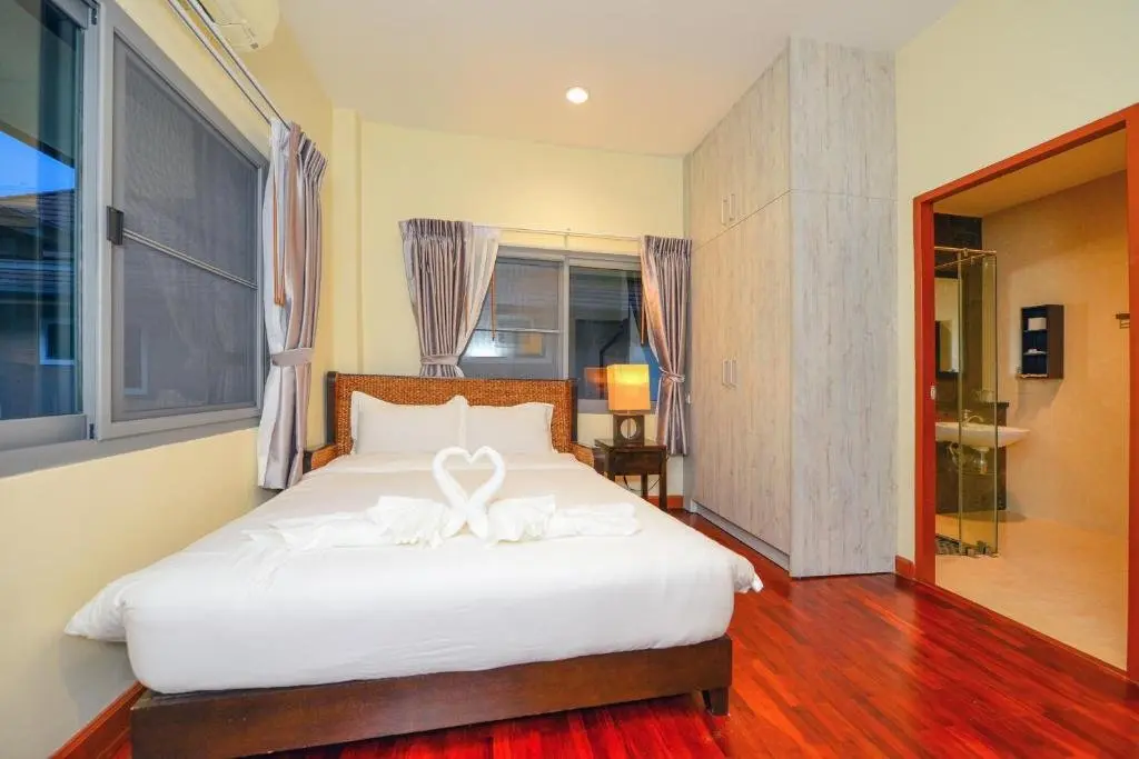 Кату: 74 Patong villa walk to Bangla Rd in 10min 3 room cozy modern style
