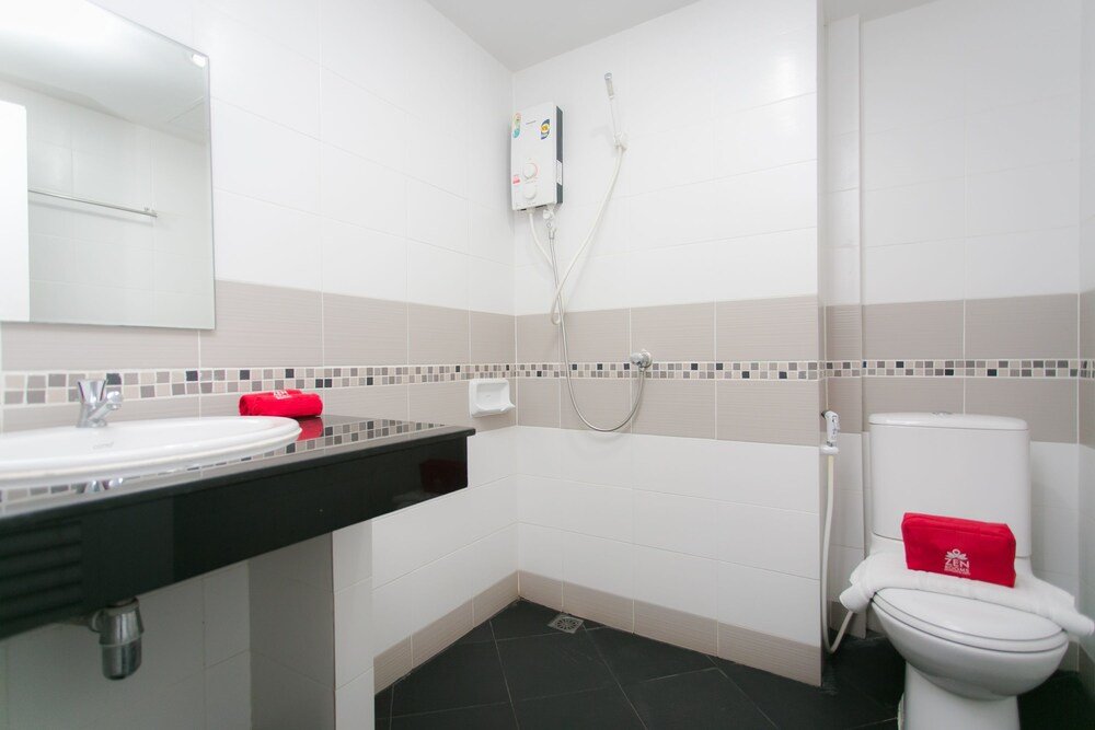 Кату: ZEN Rooms Patong Nanai 8