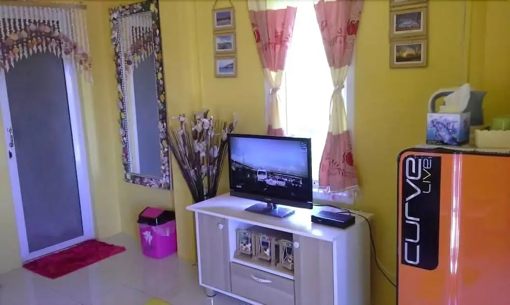 Ко Сичанг: Buachompoo Resort Koh Sichang