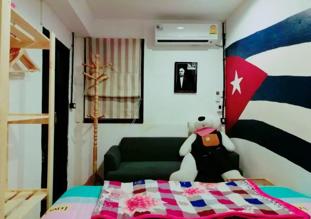 Бангкок: The Sleepless Boutique Hostel