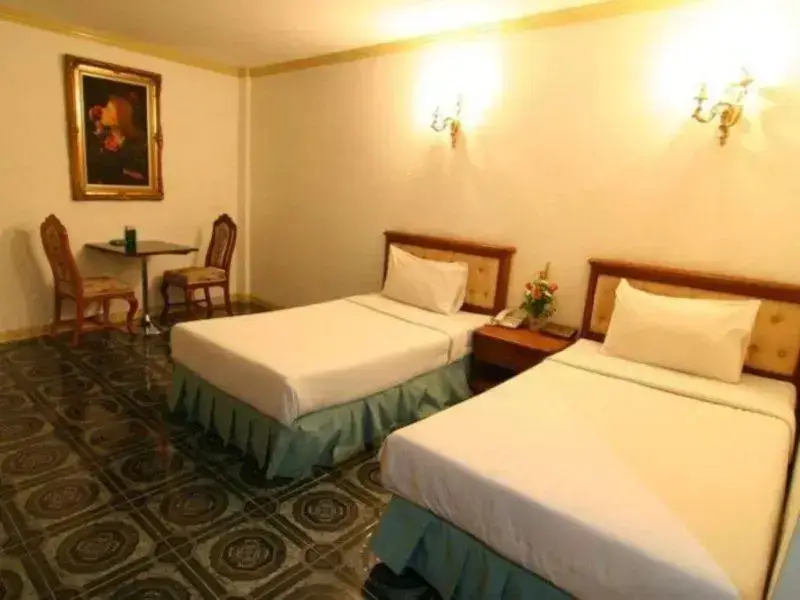 Бангкок: 13 Coins Resort Yotin Patana
