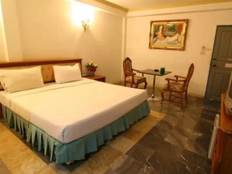 Бангкок: 13 Coins Resort Yotin Patana