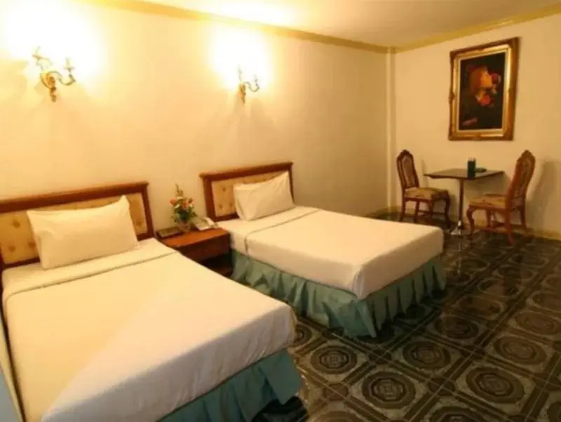 Бангкок: 13 Coins Resort Yotin Patana