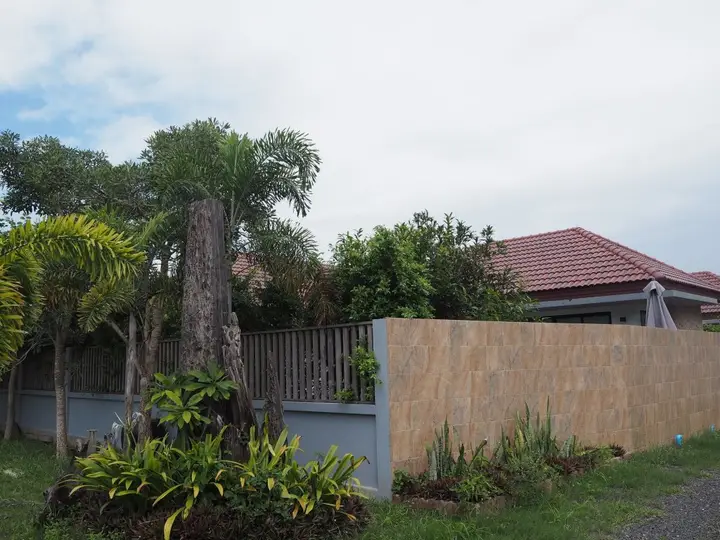 Тхаланг: Triple Three Maikhao Villas