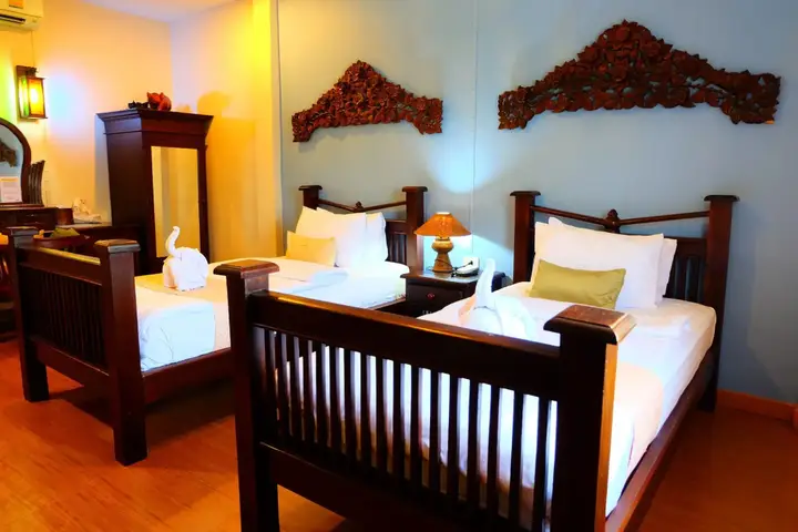 Исторический парк Kamphaeng Phet: P Paradise Hotel