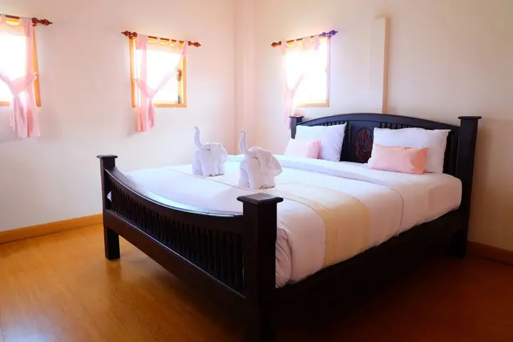 Исторический парк Kamphaeng Phet: P Paradise Hotel