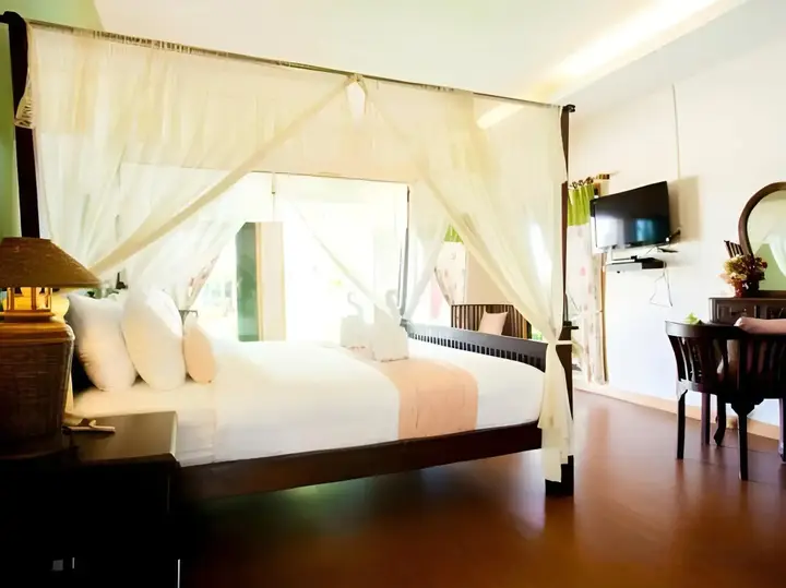 Исторический парк Kamphaeng Phet: P Paradise Hotel