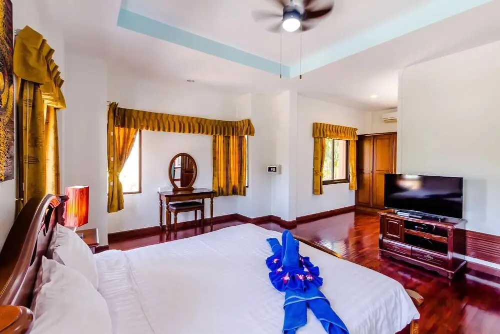 Кату: 3 Bedrooms Pool Villa Walk to Patong