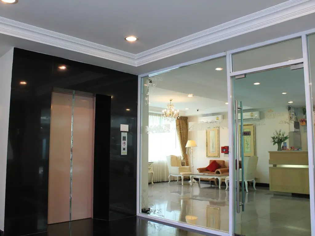Бангкок: Romance Hotel Srinakarin