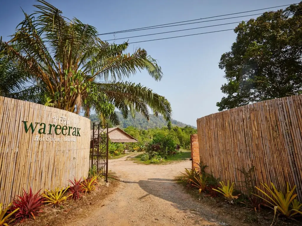 Клонг-Том: Wareerak Hot Spring & Wellness