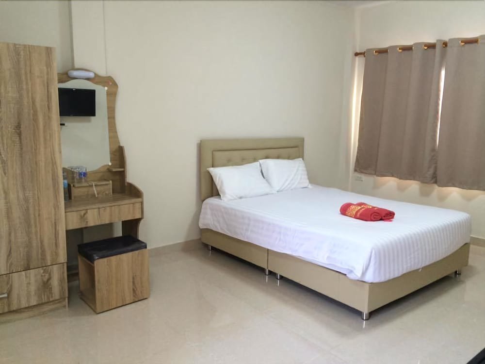 Пан Дунг: Sakchai Apartment