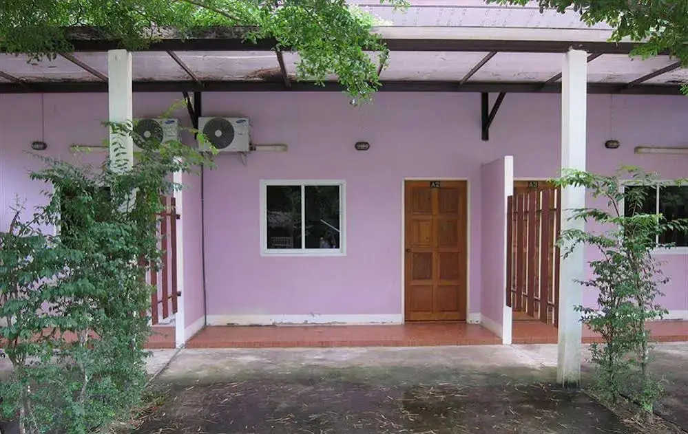 Краби: Anavin House
