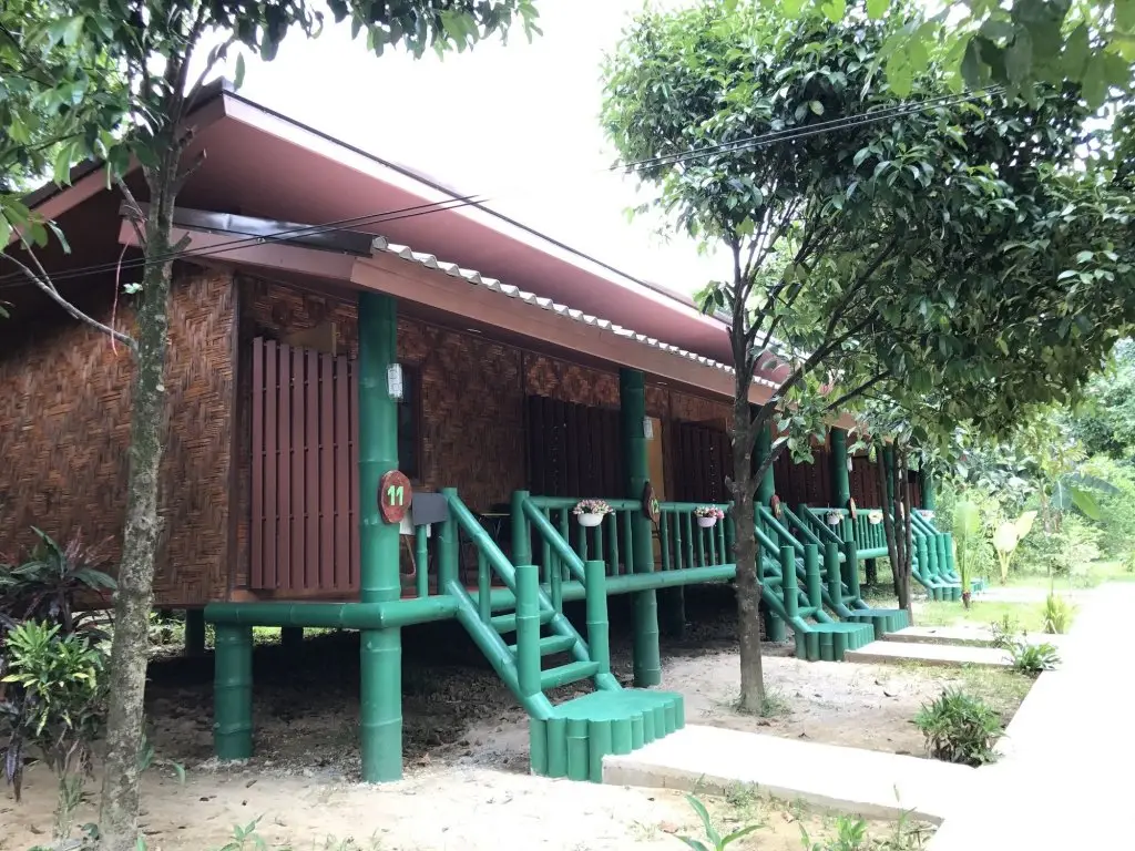 Фаном: The royal bamboo lodge