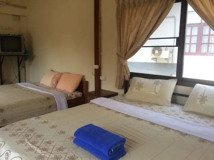 Паи: Pravee House