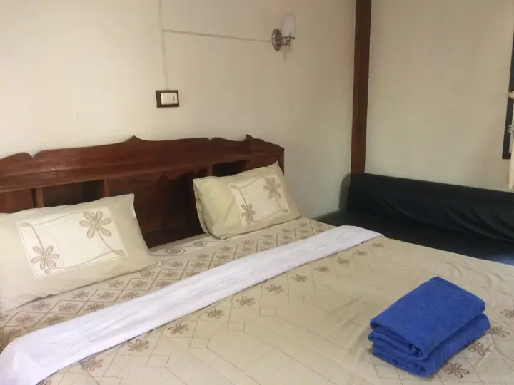 Паи: Pravee House