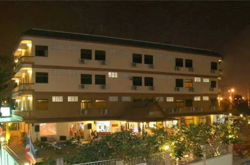 Бангкок: Queens Garden Resort at River View