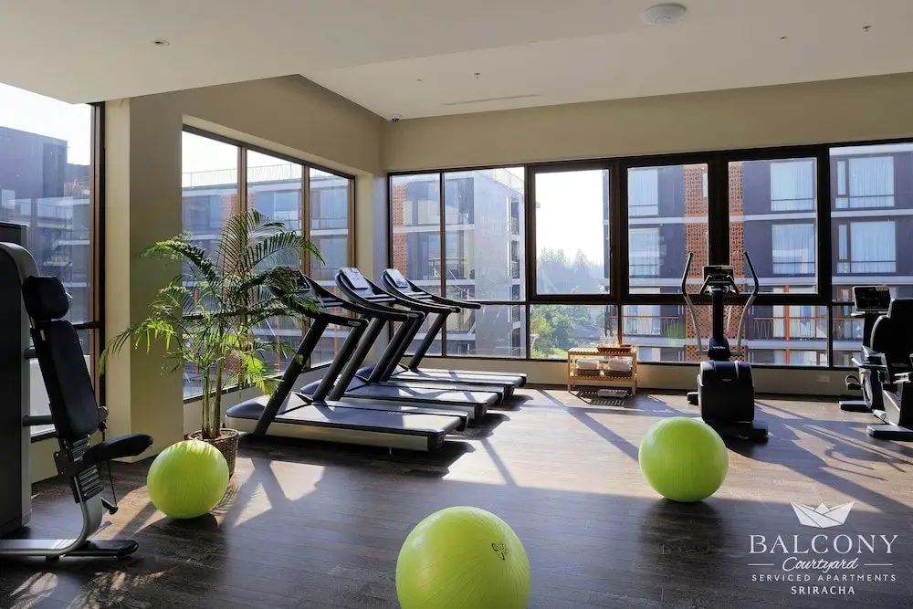 Сирача: Balcony Courtyard Hotel & Serviced Apartment