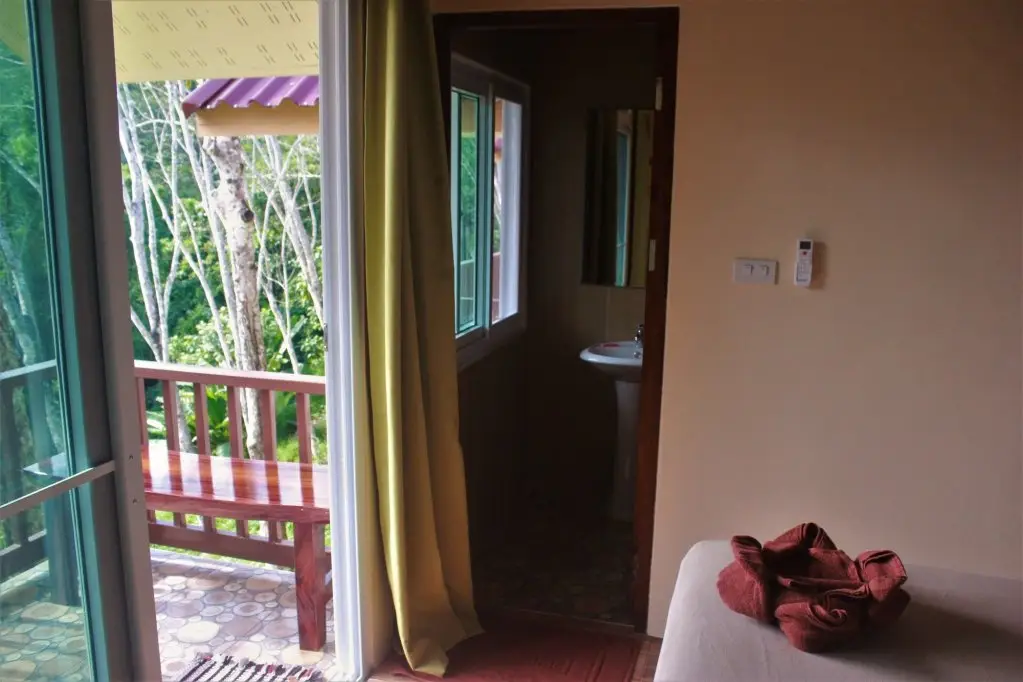Фаном: Khaosok River Home Resort
