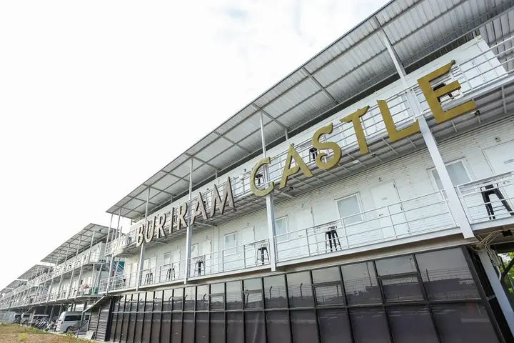 Пан Кок Кхао: Bric Box Hotel Buriram