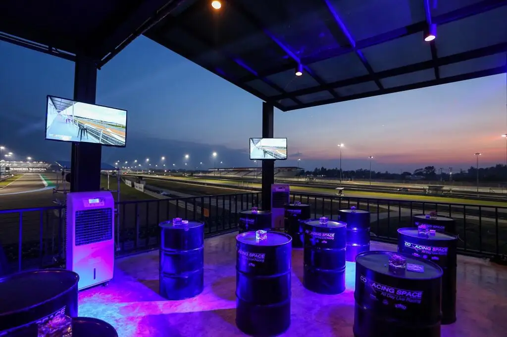 Пан Кок Кхао: Bric Box Hotel Buriram