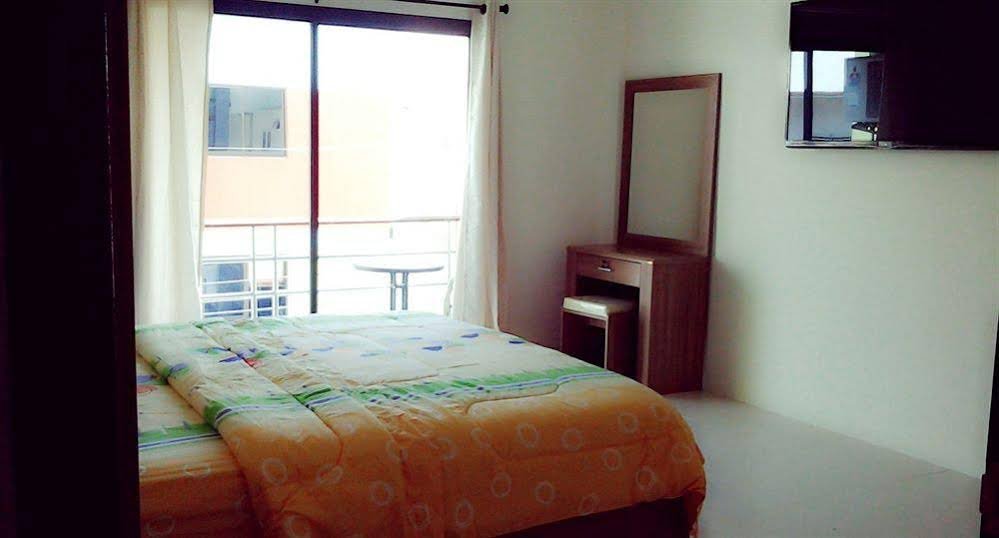 Паттайя: I Rovers Superior Rooms
